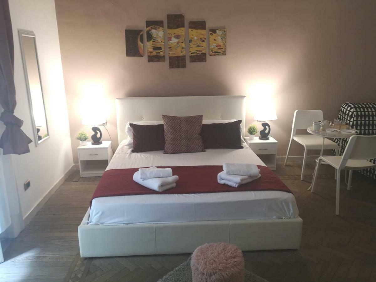 Domus Luigi Leone Panzió Nápoly Kültér fotó