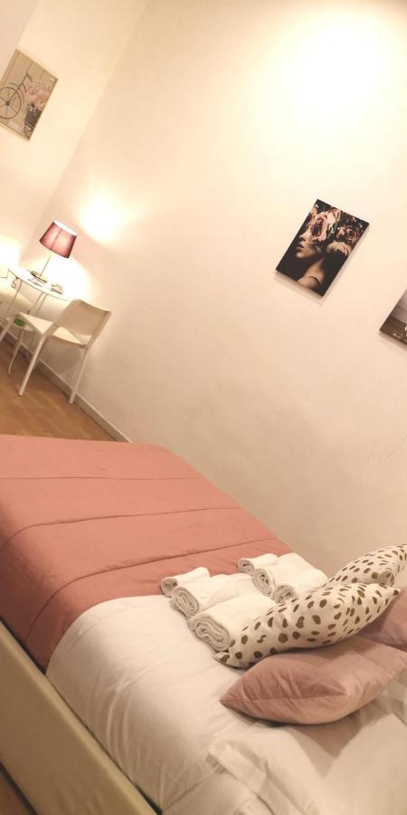 Domus Luigi Leone Panzió Nápoly Kültér fotó